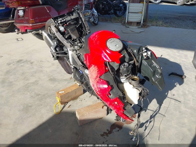 Ducati 2018 2018 ZDMAAEDT7JB027337 main image