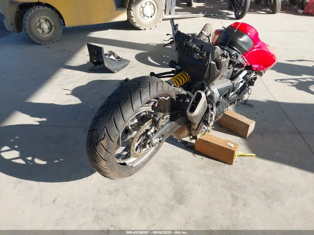 Ducati 2018 2018 ZDMAAEDT7JB027337 Image 4
