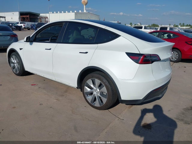 2022 TESLA MODEL Y 7SAYGDEE3NF425220 Photo 2