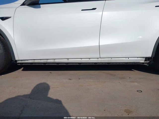 2022 TESLA MODEL Y 7SAYGDEE3NF425220 Photo 5