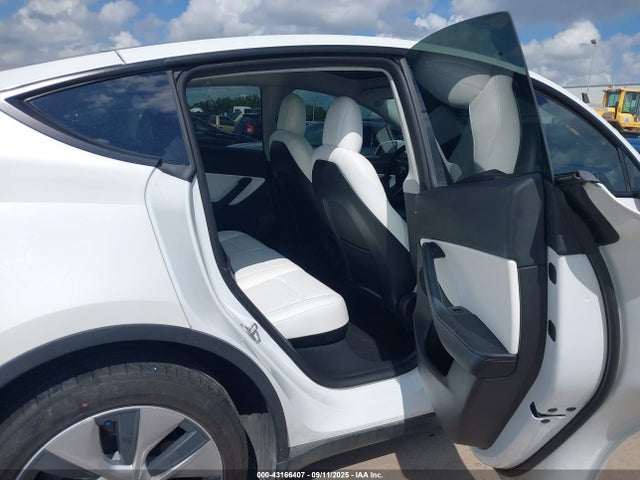 2022 TESLA MODEL Y 7SAYGDEE3NF425220 Photo 7