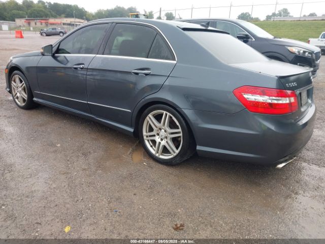 2010 MERCEDES-BENZ E 550 WDDHF7CB9AA027075 Photo 2