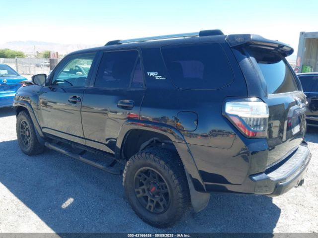 2018 TOYOTA 4RUNNER JTEBU5JR2J5524175 Photo 2
