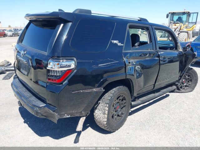 2018 TOYOTA 4RUNNER JTEBU5JR2J5524175 Photo 3