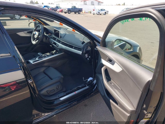 2017 AUDI A4 WAUFNAF47HN044004 Photo 4