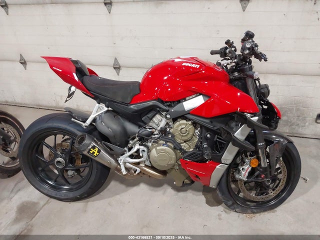 ZDMFAKNW5NB007302 Ducati Streetfighter