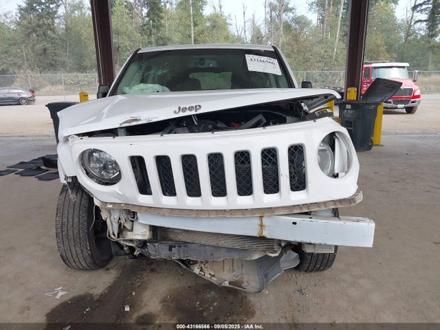Jeep 2017 2017 1C4NJRFB5HD135799 Image 13