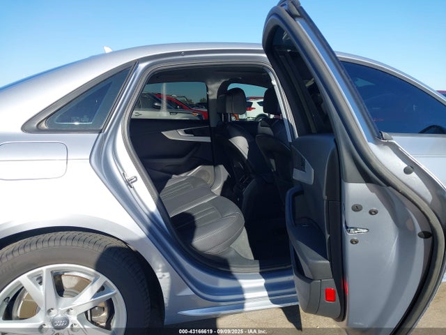 Audi A4 2018 WAUKMAF43JA029014 Image 8