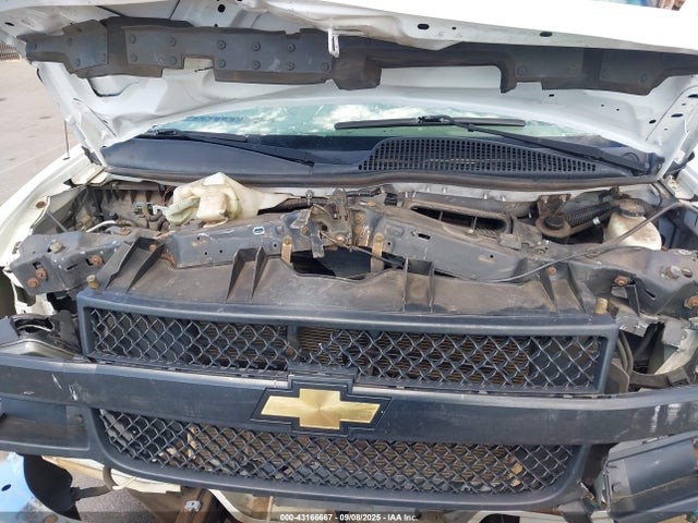 1GCWGBFG4J1174901 Chevrolet Express 2500 Work Van