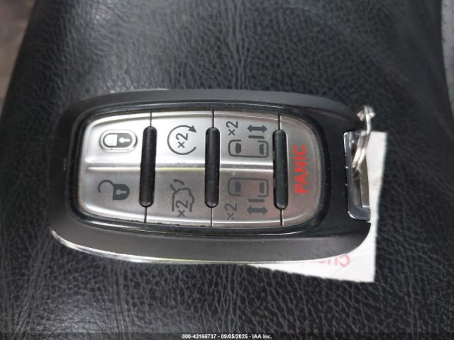 2022 CHRYSLER PACIFICA HYBRID 2C4RC1L70NR121525 Photo 10