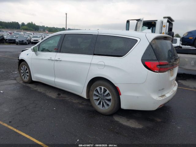 2022 CHRYSLER PACIFICA HYBRID 2C4RC1L70NR121525 Photo 2