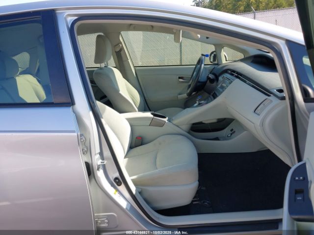 2015 TOYOTA PRIUS JTDKN3DU7F0455025 Photo 4