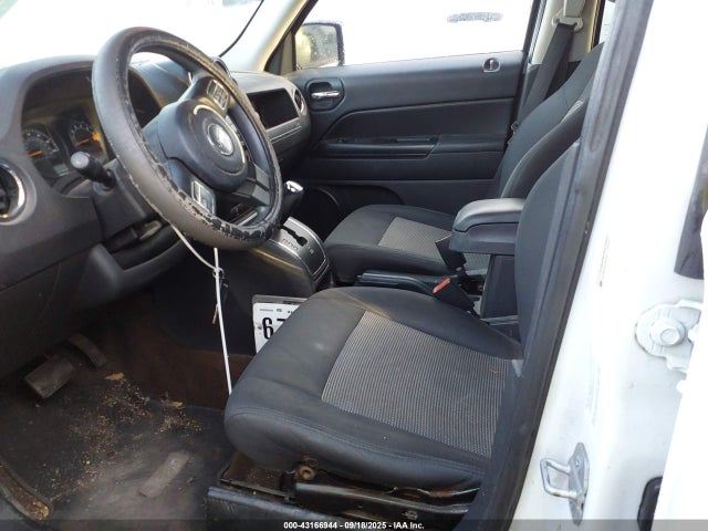 43166944 :رقم المزاد ، 1C4NJPBA3ED703447 vin ، 2014 Jeep Patriot Altitude مزاد بيع