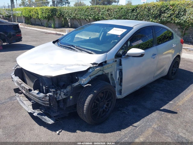 KIA dohc mpi nu 2015 KNAFK4A69F5263823 Image 2
