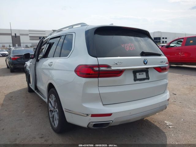 2022 BMW X7 5UXCW2C01N9L78932 Photo 2
