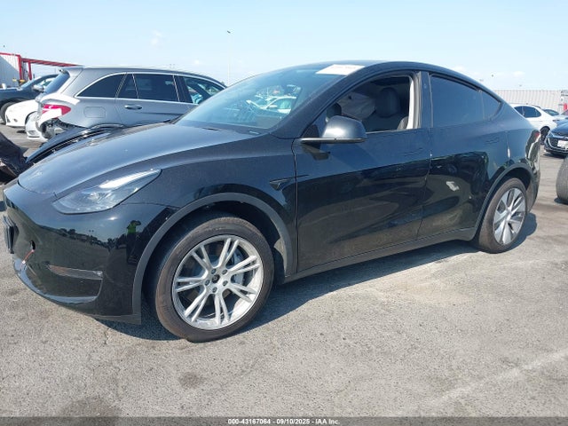 2023 TESLA MODEL Y 7SAYGAEE9PF851348 Photo 1