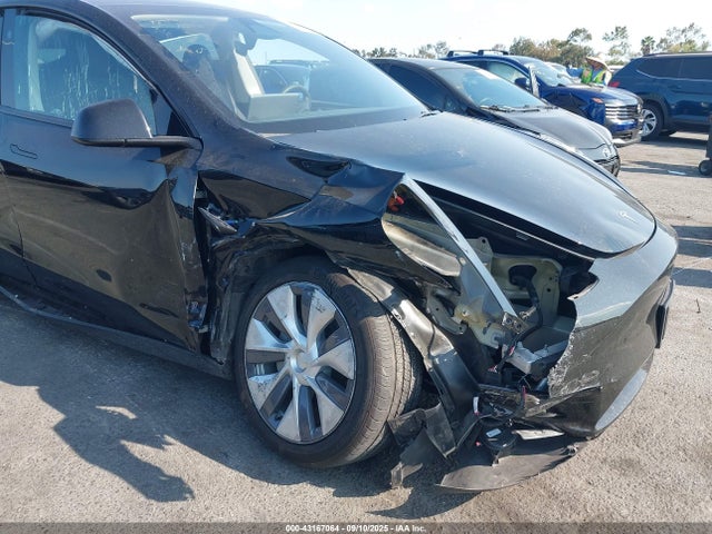 2023 TESLA MODEL Y 7SAYGAEE9PF851348 Photo 5