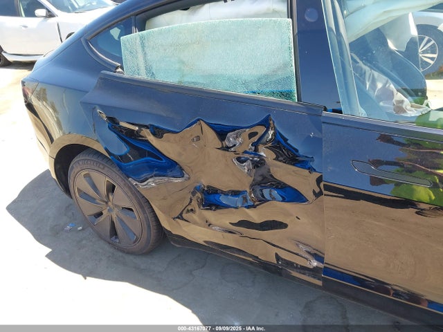 2025 TESLA MODEL 3 5YJ3E1EA5SF912861 Photo 5