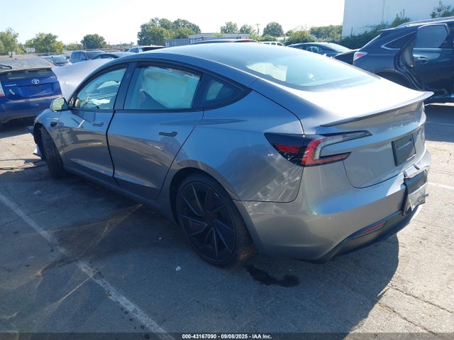 2025 TESLA MODEL 3 5YJ3E1ET1SF996369 Photo 2