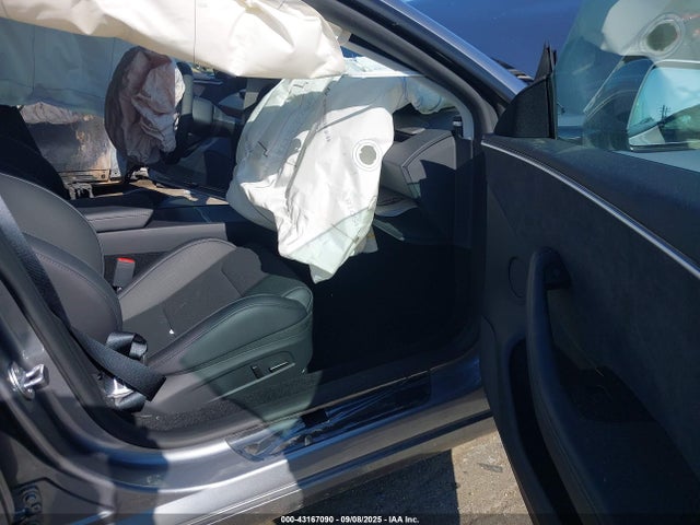 2025 TESLA MODEL 3 5YJ3E1ET1SF996369 Photo 4