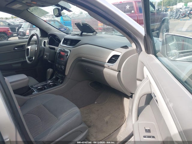 1GNKRHKD4GJ119565 Chevrolet Traverse 2lt