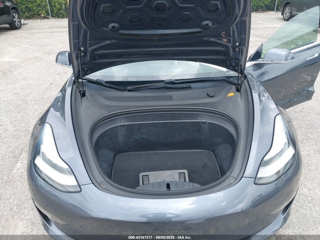 5YJ3E1EB5KF213996 Tesla 2019