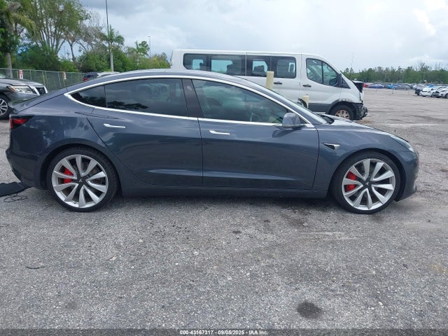 5YJ3E1EB5KF213996 Tesla 2019