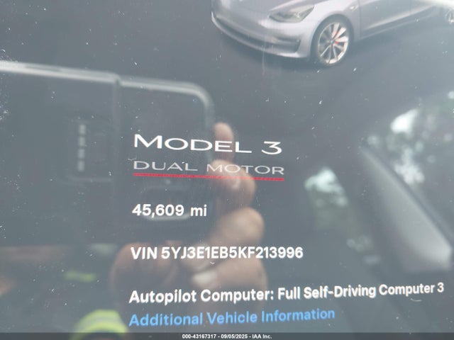 5YJ3E1EB5KF213996 Tesla 2019