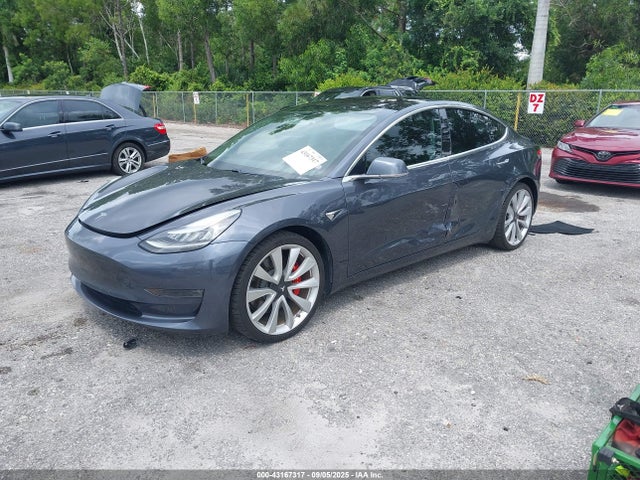 5YJ3E1EB5KF213996 Tesla 2019