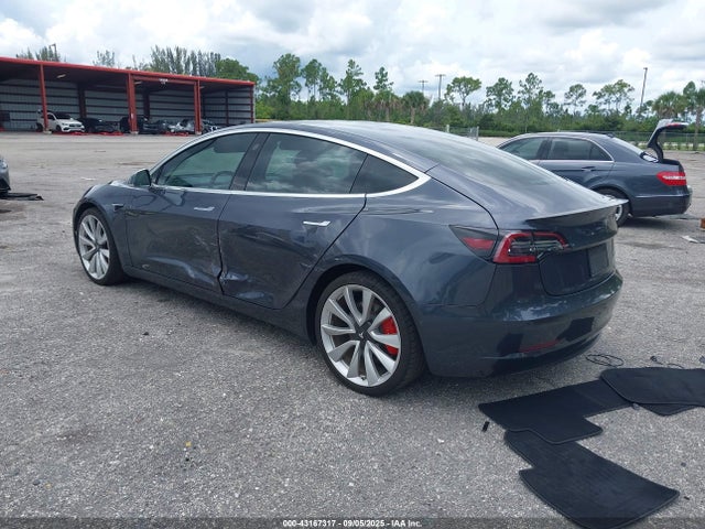5YJ3E1EB5KF213996 Tesla 2019