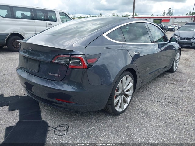 5YJ3E1EB5KF213996 Tesla 2019