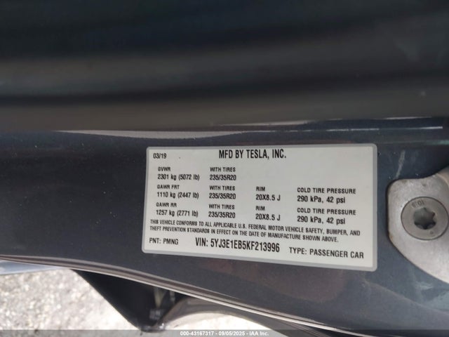 5YJ3E1EB5KF213996 Tesla 2019
