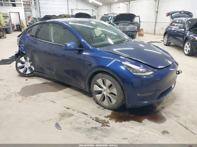 2021 TESLA MODEL Y 5YJYGDEE2MF159264 Photo 0