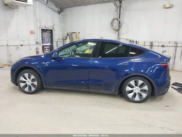 Tesla 2021 2021 5YJYGDEE2MF159264 Image 15