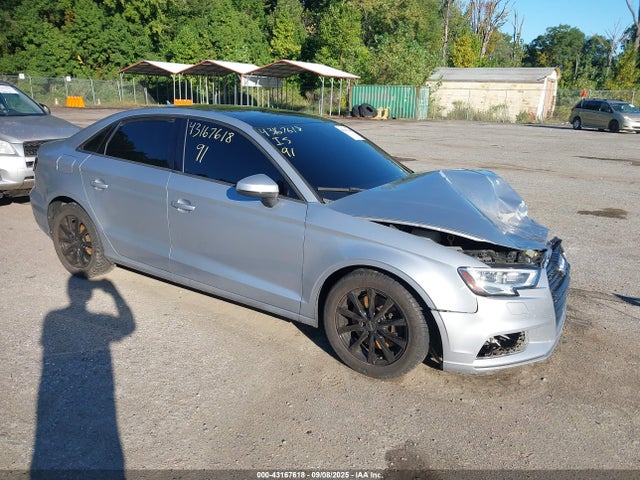 2017 AUDI A3 WAUB8GFF3H1033941 Photo 0