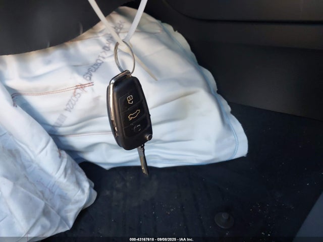 2017 AUDI A3 WAUB8GFF3H1033941 Photo 10