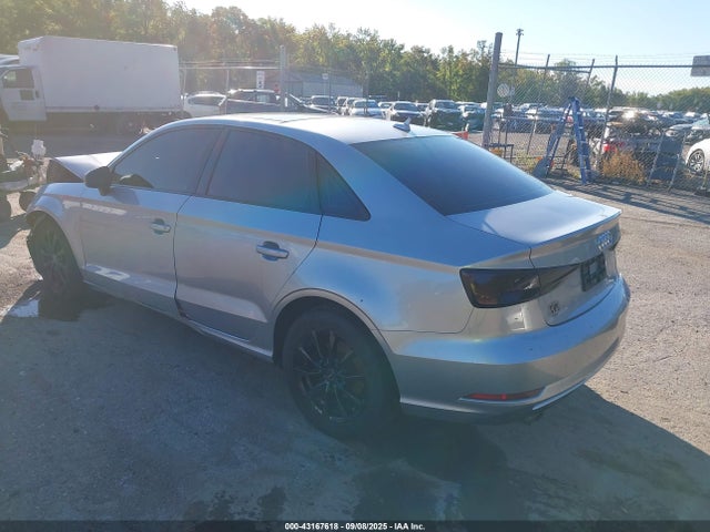2017 AUDI A3 WAUB8GFF3H1033941 Photo 2