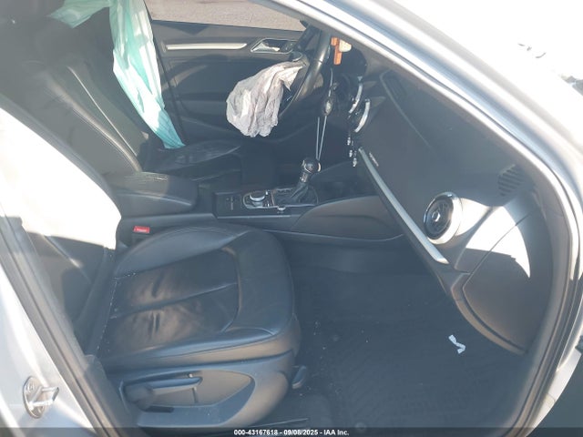 2017 AUDI A3 WAUB8GFF3H1033941 Photo 4