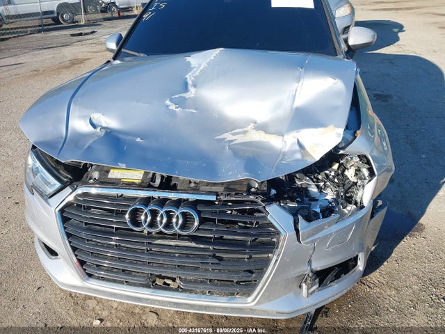 2017 AUDI A3 WAUB8GFF3H1033941 Photo 5