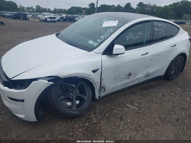 2026 TESLA MODEL Y 7SAYGDEE5TA407084 Photo 5