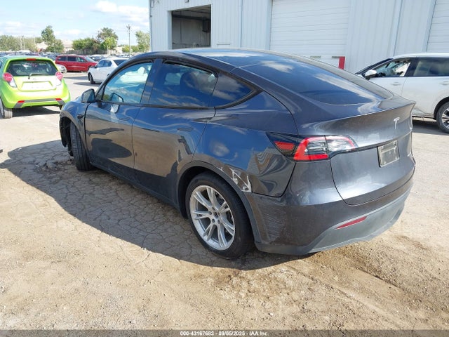 2024 TESLA MODEL Y 7SAYGDEEXRA286898 Photo 2