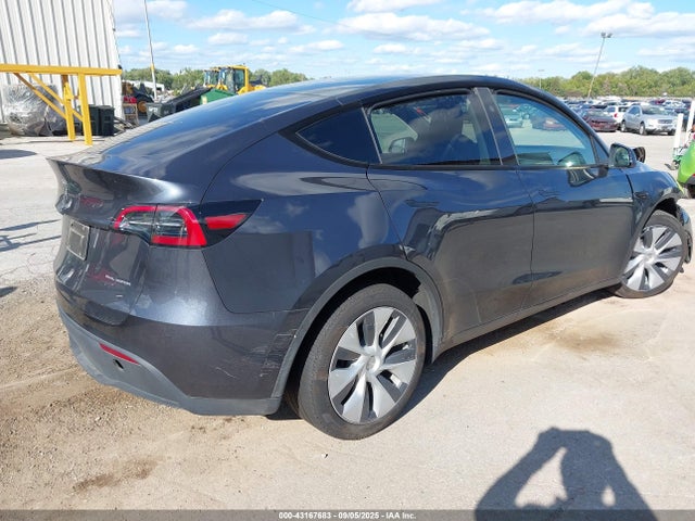 2024 TESLA MODEL Y 7SAYGDEEXRA286898 Photo 3