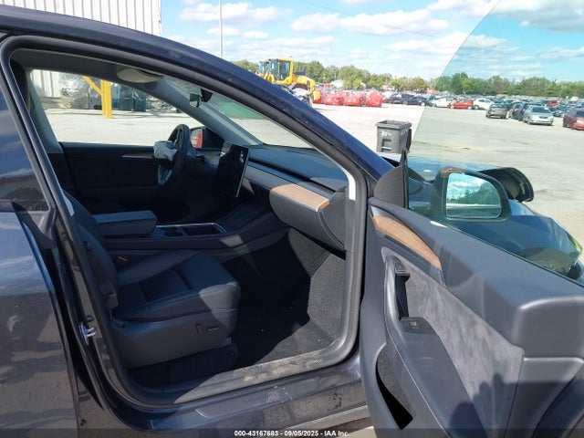 2024 TESLA MODEL Y 7SAYGDEEXRA286898 Photo 4