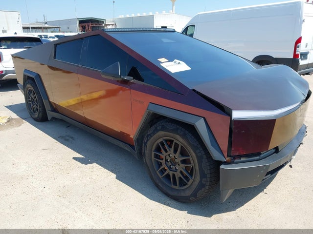 2024 TESLA CYBERTRUCK 7G2CEHEEXRA000338 Photo 0