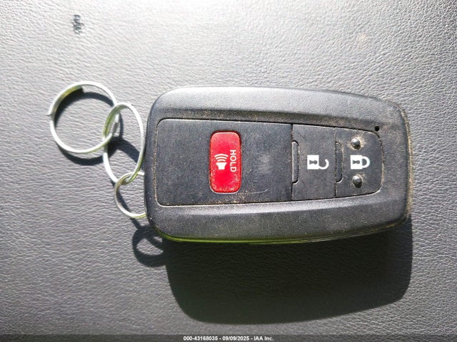 43168035 :رقم المزاد ، JTDKARFU9J3063585 vin ، 2018 Toyota Prius Four مزاد بيع