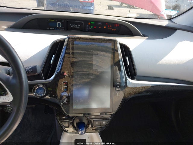 43168035 :رقم المزاد ، JTDKARFU9J3063585 vin ، 2018 Toyota Prius Four مزاد بيع