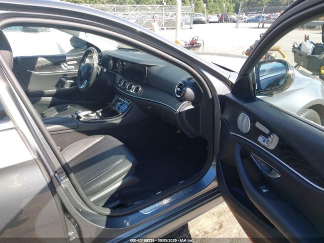 2017 MERCEDES-BENZ E 300 WDDZF4KB4HA139166 Photo 4