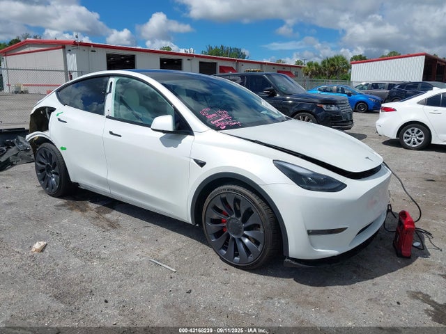 2023 TESLA MODEL Y 7SAYGDEF5PF874118 Photo 0
