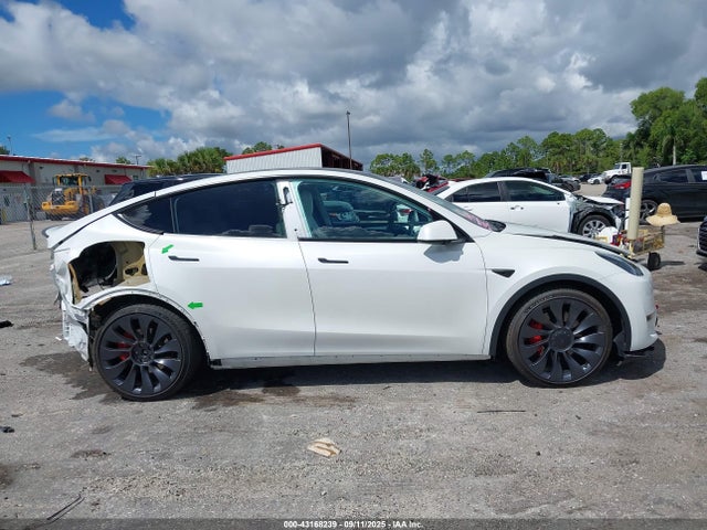 7SAYGDEF5PF874118 Tesla 2023