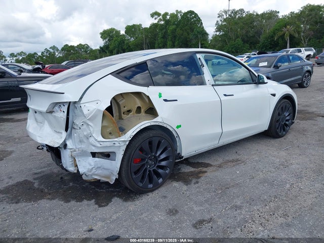 2023 TESLA MODEL Y 7SAYGDEF5PF874118 Photo 3